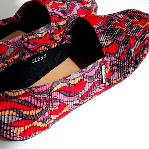 Corkys Women’s Silk Like Red Yellow Purple Mosaic Mod Slip On Loafers Shoes 8 - Picture 6 of 13